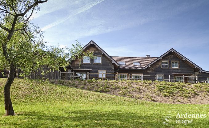 Chalet spacieux � Ovifat, Ardenne, 16 personnes, 8 chambres, 3 salles de bain, sauna, billard, jardin avec terrasse priv�e