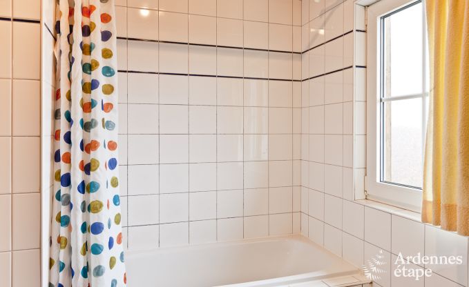 Chalet spacieux � Ovifat, Ardenne, 16 personnes, 8 chambres, 3 salles de bain, sauna, billard, jardin avec terrasse priv�e