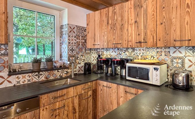 Chalet spacieux � Ovifat, Ardenne, 16 personnes, 8 chambres, 3 salles de bain, sauna, billard, jardin avec terrasse priv�e