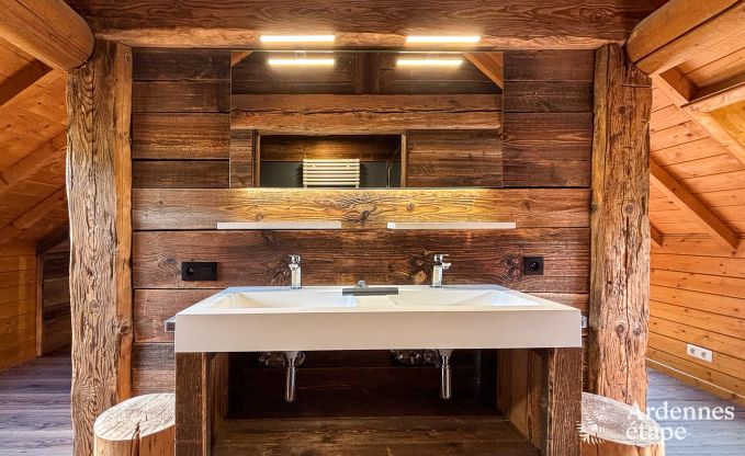 Chalet spacieux � Ovifat, Ardenne, 16 personnes, 8 chambres, 3 salles de bain, sauna, billard, jardin avec terrasse priv�e