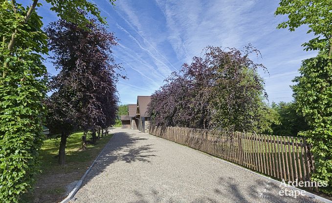 Chalet spacieux � Ovifat, Ardenne, 16 personnes, 8 chambres, 3 salles de bain, sauna, billard, jardin avec terrasse priv�e