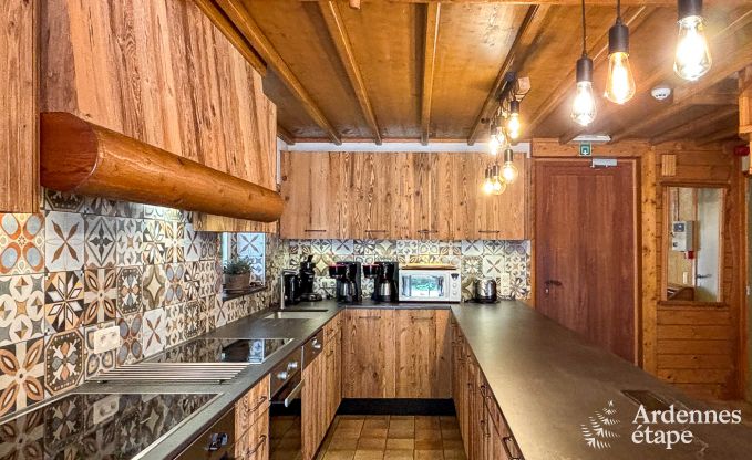 Chalet spacieux � Ovifat, Ardenne, 16 personnes, 8 chambres, 3 salles de bain, sauna, billard, jardin avec terrasse priv�e