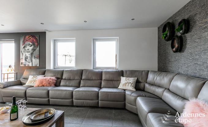 Maison de vacances avec piscine, wellness et de nombreux jeux, � Paliseul pour 28 personnes en Ardenne