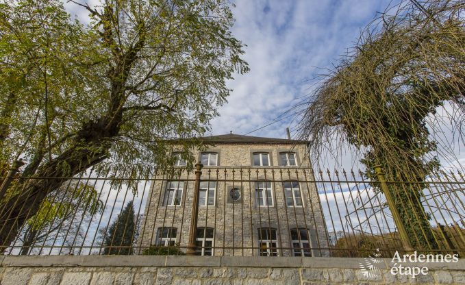 Ancien presbytre  Philippeville pour 12/14 personnes en Ardenne