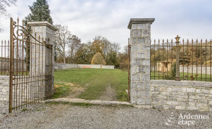 Ancien presbytre  Philippeville pour 12/14 personnes en Ardenne