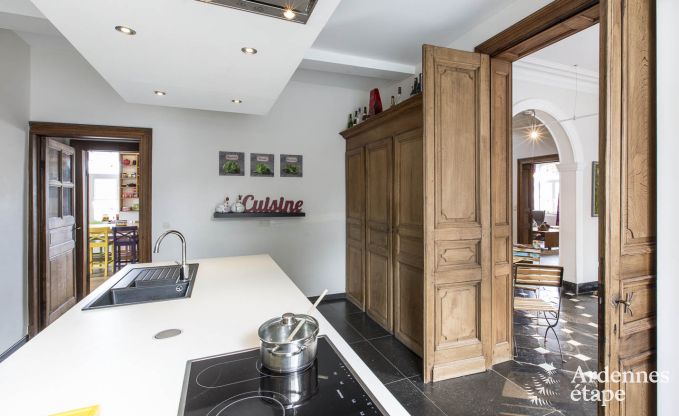 Ancien presbytre  Philippeville pour 12/14 personnes en Ardenne