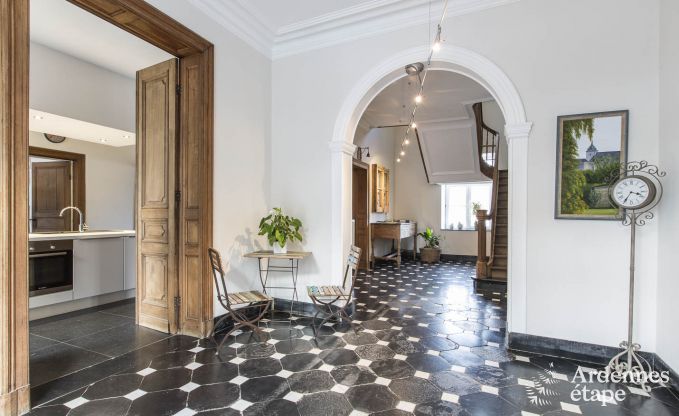 Ancien presbytre  Philippeville pour 12/14 personnes en Ardenne