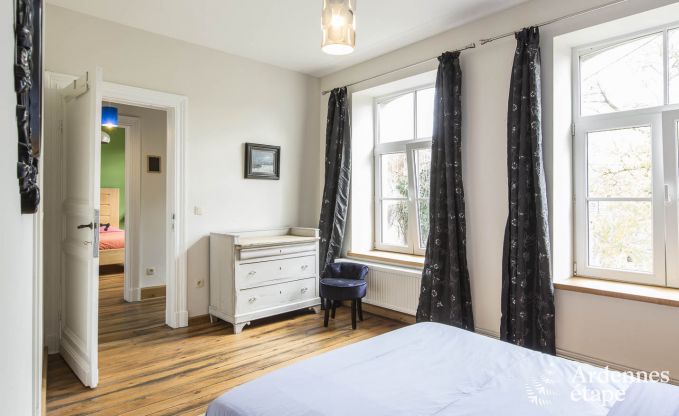 Ancien presbytre  Philippeville pour 12/14 personnes en Ardenne