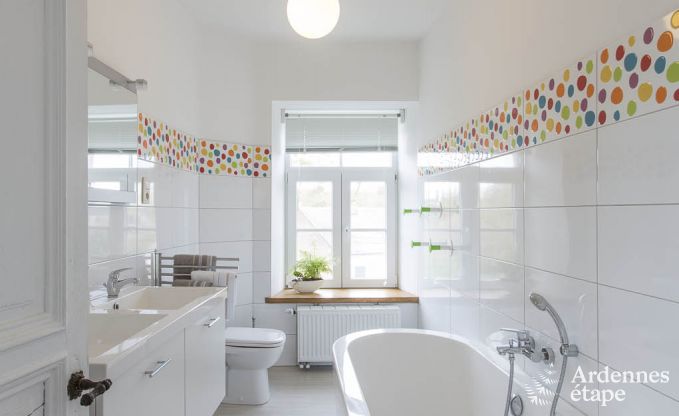 Ancien presbytre  Philippeville pour 12/14 personnes en Ardenne