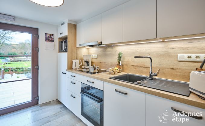 Chalet confortable  Porcheresse avec piscine chauffe et espace pour 4 personnes en Ardenne