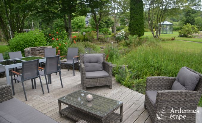 Chalet confortable  Porcheresse avec piscine chauffe et espace pour 4 personnes en Ardenne