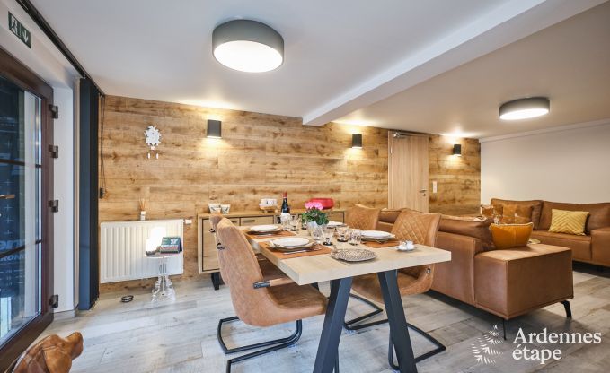 Chalet confortable  Porcheresse avec piscine chauffe et espace pour 4 personnes en Ardenne
