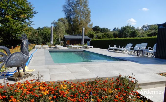 Chalet confortable  Porcheresse avec piscine chauffe et espace pour 4 personnes en Ardenne