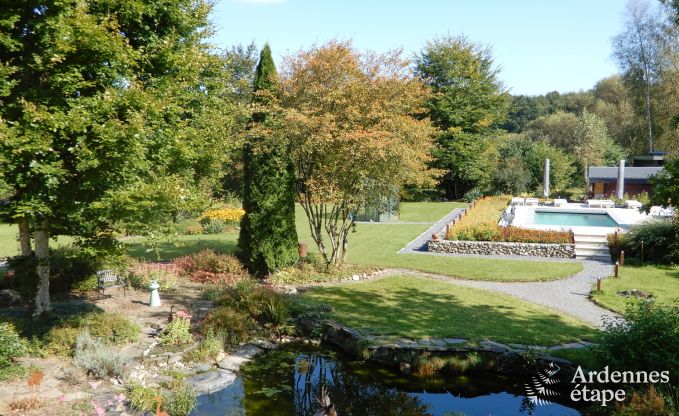 Chalet confortable  Porcheresse avec piscine chauffe et espace pour 4 personnes en Ardenne