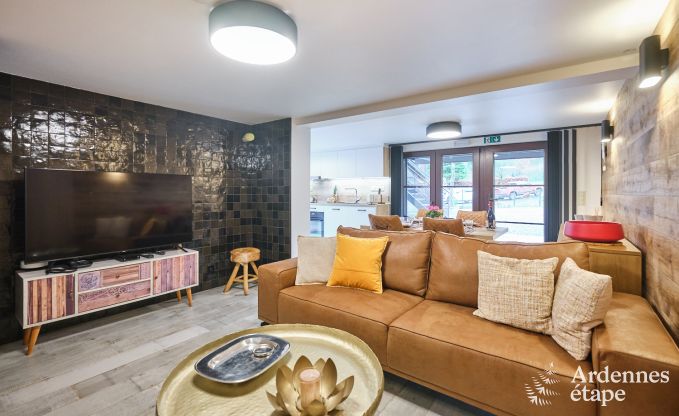 Chalet confortable  Porcheresse avec piscine chauffe et espace pour 4 personnes en Ardenne