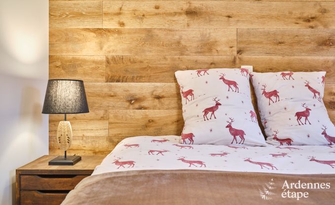 Chalet confortable  Porcheresse avec piscine chauffe et espace pour 4 personnes en Ardenne