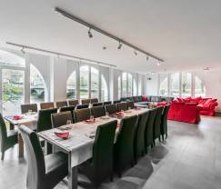 Maison de vacances à Poupehan pour 26 personnes en Ardenne