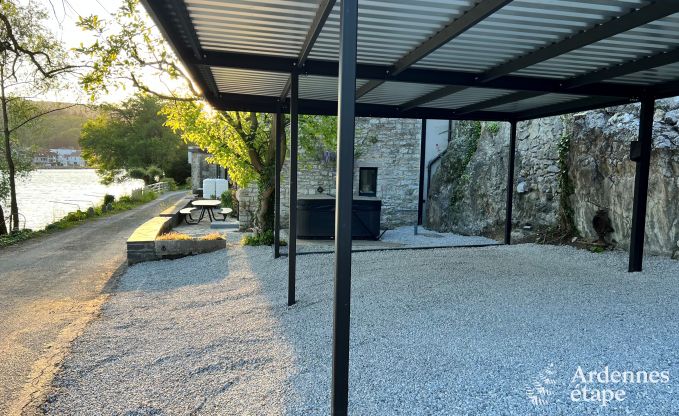 Exceptionnelle maison de charme  Profondeville pour 4 personnes avec jacuzzi, cabine infrarouge et ponton sur la Meuse