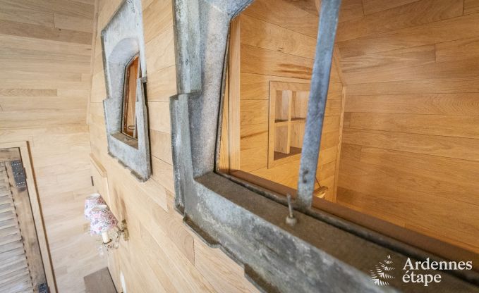 Cottage convivial pour 4 personnes  Redu avec tankuzzi (bain nordique), terrasse couverte et jardin priv