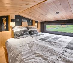 Tiny house romantique à Redu : séjour pour 2 en Ardenne avec terrasse privée et vue panoramique