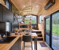 Tiny house romantique à Redu : séjour pour 2 en Ardenne avec terrasse privée et vue panoramique
