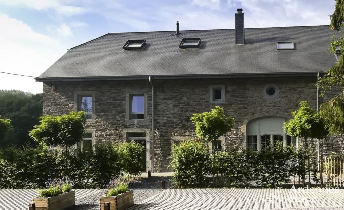 Belle maison de vacances pour 24 personnes à Redu en Ardenne