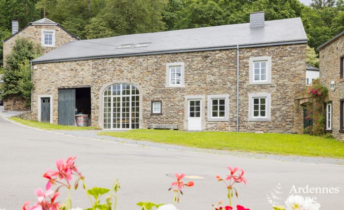 Maison de vacances avec jardin, barbecue et chemine  Redu, Ardenne