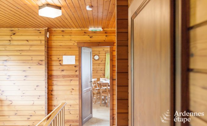 Maison chien admis pour 10 personnes  Rendeux