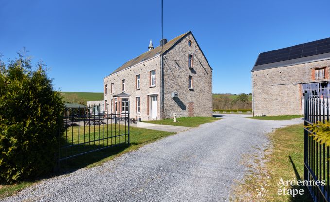 Chteau  Rochefort pour 46 personnes en Ardenne