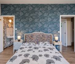 Grande maison de vacances à Rochefort : séjour confortable pour 26 personnes avec sauna et jardin privé en Ardenne