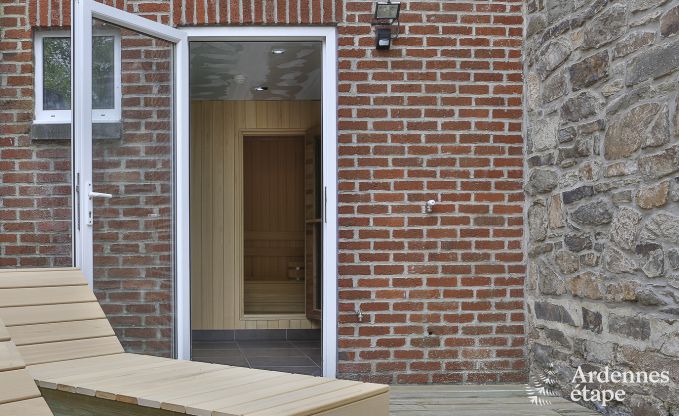Vaste gîte de vacances grande capacité avec sauna à louer à Rochefort
