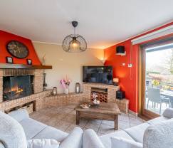 Maison de vacances confortable à Rochehaut : idéale pour 9 personnes. Avec salle de jeux et abri à vélos