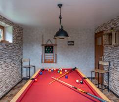 Maison de vacances spacieuse et tout confort à Saint-Hubert en Ardenne pour 12 personnes avec jardin privé et proche des activités touristiques