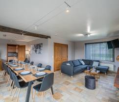 Maison de vacances spacieuse et tout confort à Saint-Hubert en Ardenne pour 12 personnes avec jardin privé et proche des activités touristiques