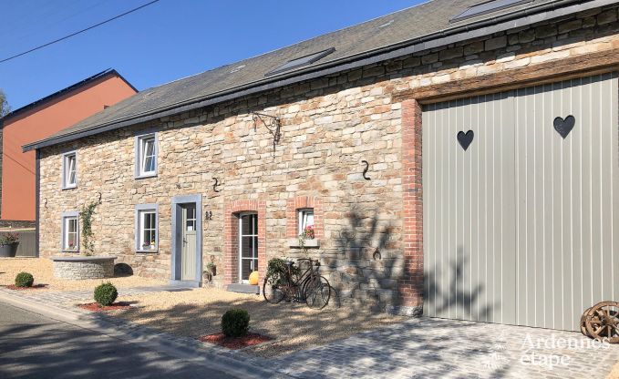 Sjour de luxe en Ardenne: Villa haut de gamme  Saint-Hubert pour 6 personnes avec piscine et proximit nature