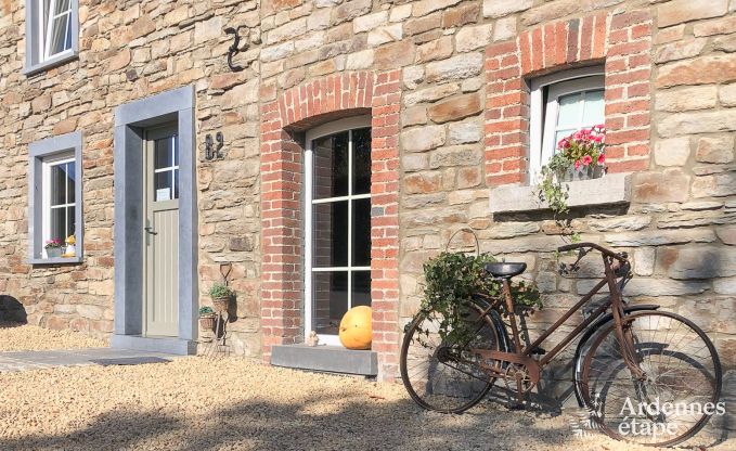 Sjour de luxe en Ardenne: Villa haut de gamme  Saint-Hubert pour 6 personnes avec piscine et proximit nature