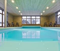 Maison de vacances confortable avec piscine à Sainte-Ode, Ardenne