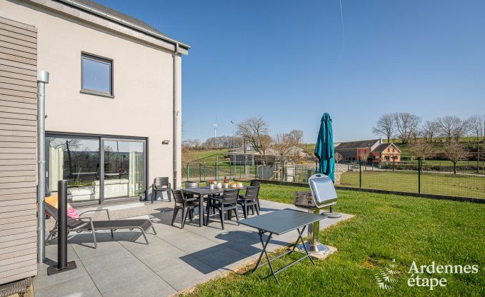 Maison de vacances conviviale avec piscine  Sainte-Ode, Ardenne