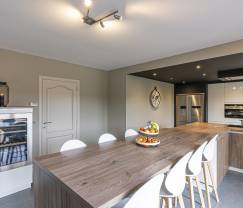 Villa à Sainte-Ode pour 14 personnes avec piscine, jacuzzi, sauna, bar et cinéma