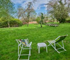 Séjour de charme dans la dépendance d'un château à Sars-la-Bruyère, Ardenne