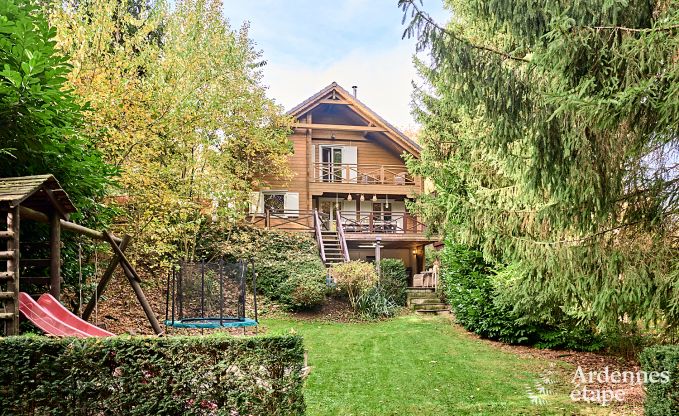 Chalet spacieux à Somme-Leuze pour 8 personnes avec 4 chambres, 3 salles de bains, poele à pellets et jardin privé