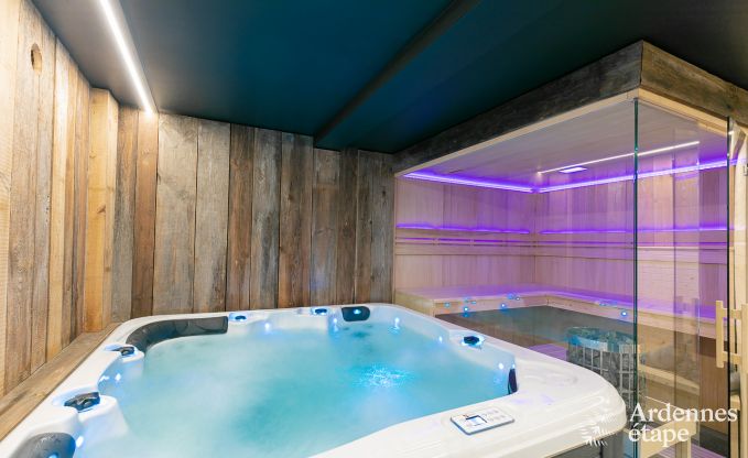 Spacieuse cottage pour 8 personnes  Spa avec sauna, jacuzzi, 4 chambres et salles de bains et jardin priv