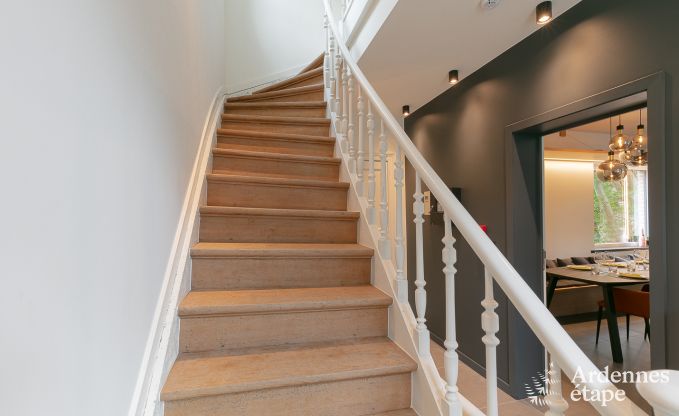 Spacieuse cottage pour 8 personnes  Spa avec sauna, jacuzzi, 4 chambres et salles de bains et jardin priv