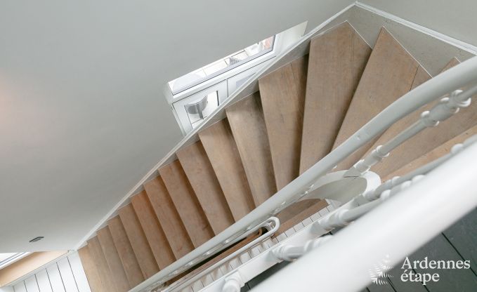 Spacieuse cottage pour 8 personnes  Spa avec sauna, jacuzzi, 4 chambres et salles de bains et jardin priv