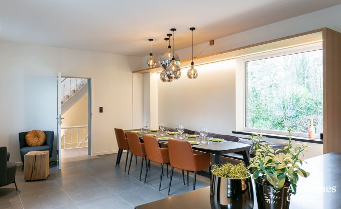 Spacieuse cottage pour 8 personnes  Spa avec sauna, jacuzzi, 4 chambres et salles de bains et jardin priv