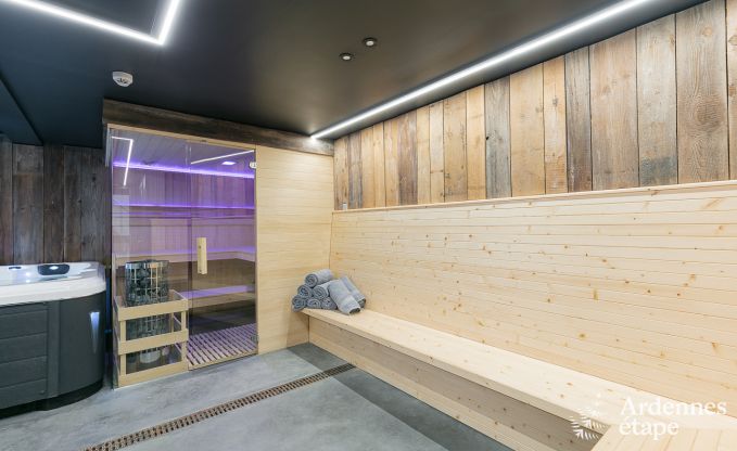 Spacieuse cottage pour 8 personnes  Spa avec sauna, jacuzzi, 4 chambres et salles de bains et jardin priv