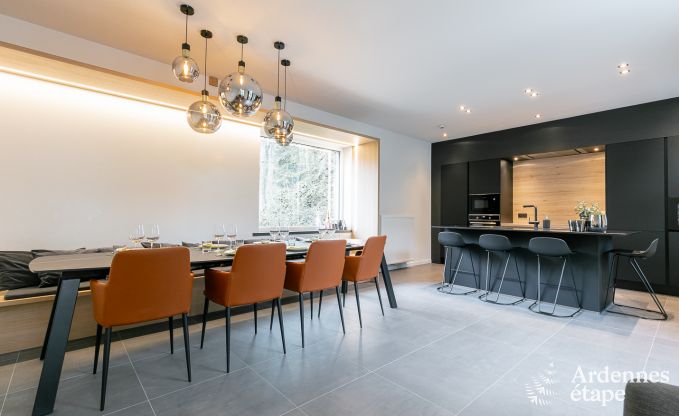 Spacieuse cottage pour 8 personnes  Spa avec sauna, jacuzzi, 4 chambres et salles de bains et jardin priv