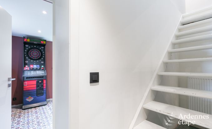 Spacieuse cottage pour 8 personnes  Spa avec sauna, jacuzzi, 4 chambres et salles de bains et jardin priv