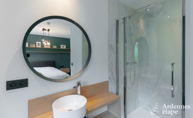 Spacieuse cottage pour 8 personnes  Spa avec sauna, jacuzzi, 4 chambres et salles de bains et jardin priv