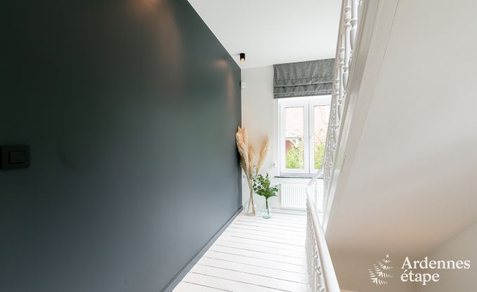 Spacieuse cottage pour 8 personnes  Spa avec sauna, jacuzzi, 4 chambres et salles de bains et jardin priv